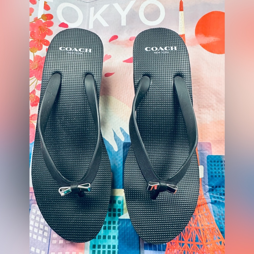 Coach New York Loralyn women size 7 wedge flip flops black rubber shoes
